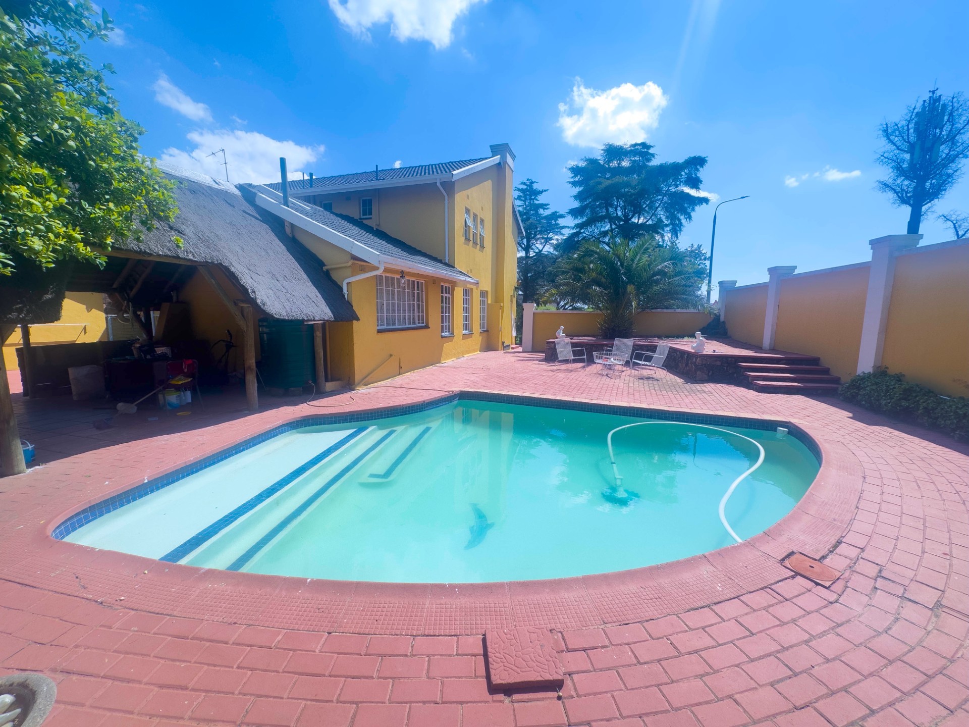 LARGE HOME IN THE SOUGHT AFTER SUBURB OF EDEN GLEN