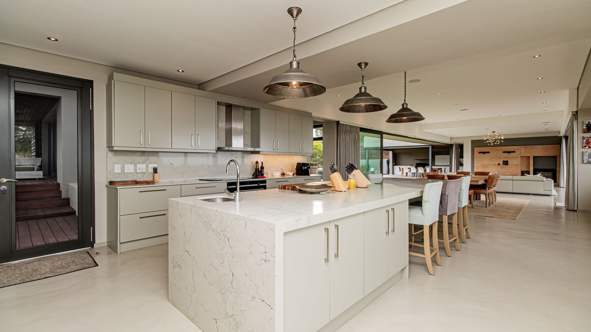 An Exceptional Contemporary Home in Prestigious Simola