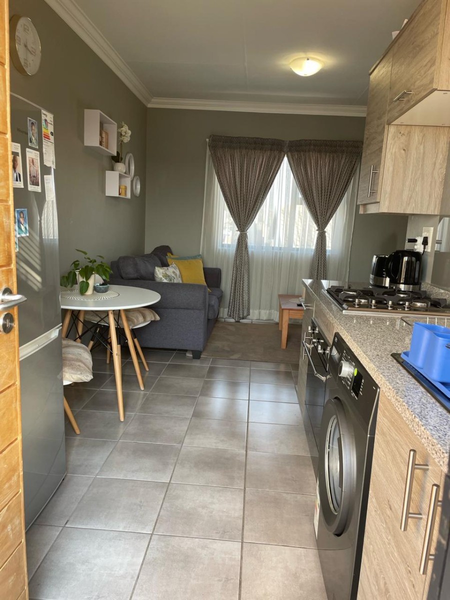 2 Bedroom ,1 Bathroom Apartment for sale in Noordwyk