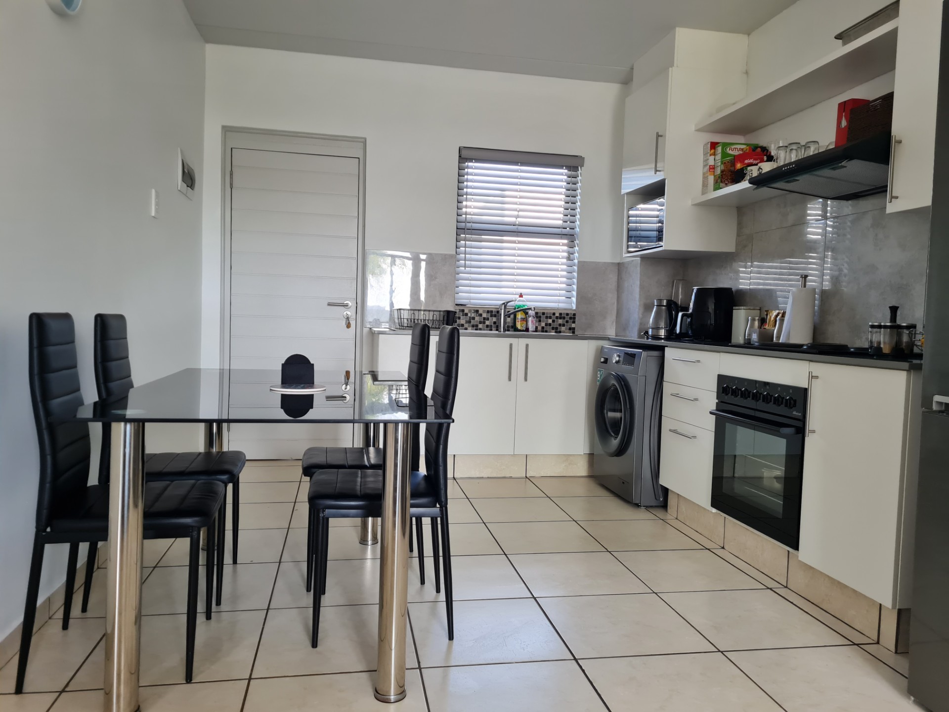 2 Bed Apartment For Sale in Ballito Central with sunset views