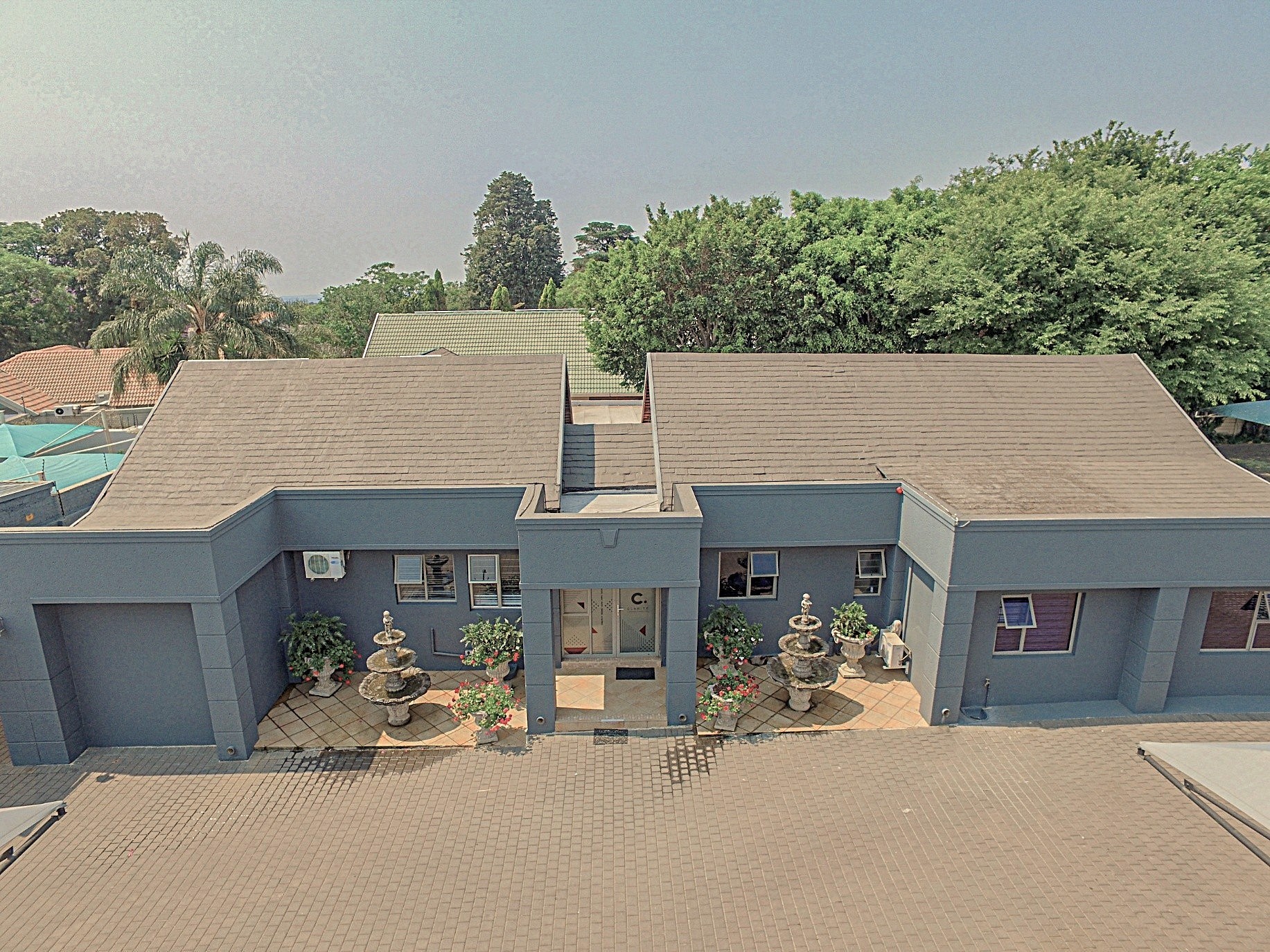 Up-Market Furnished Office Space In Prime Parkmore Position