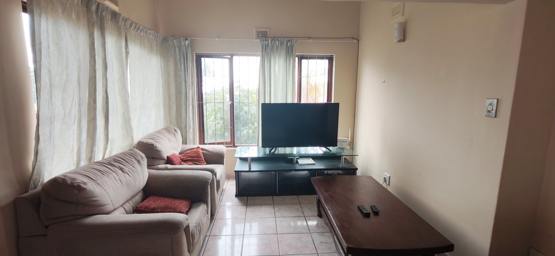 2 bedroom Fixer Upper Townhouse For Sale in Margate, KwaZulu Natal