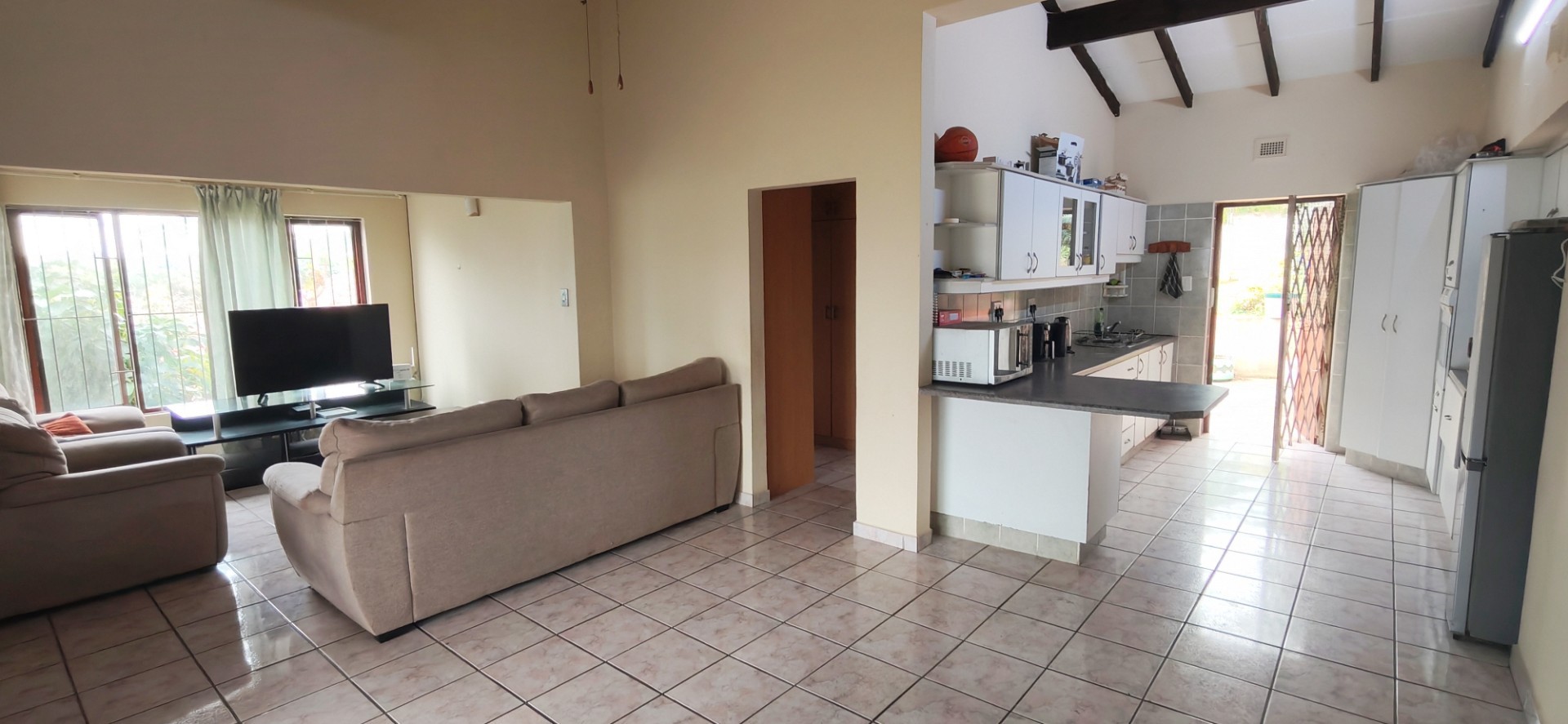 2 bedroom Fixer Upper Townhouse For Sale in Margate, KwaZulu Natal