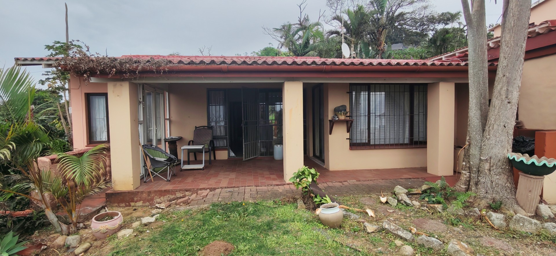 2 bedroom Fixer Upper Townhouse For Sale in Margate, KwaZulu Natal