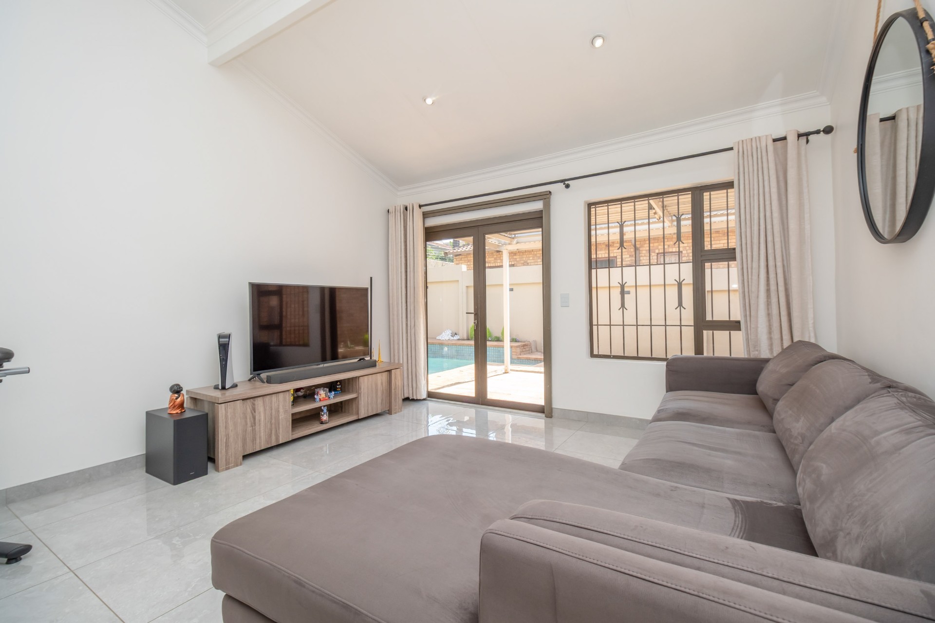 Immaculate Renovated Townhouse in Secure Magaliesig, Sandton