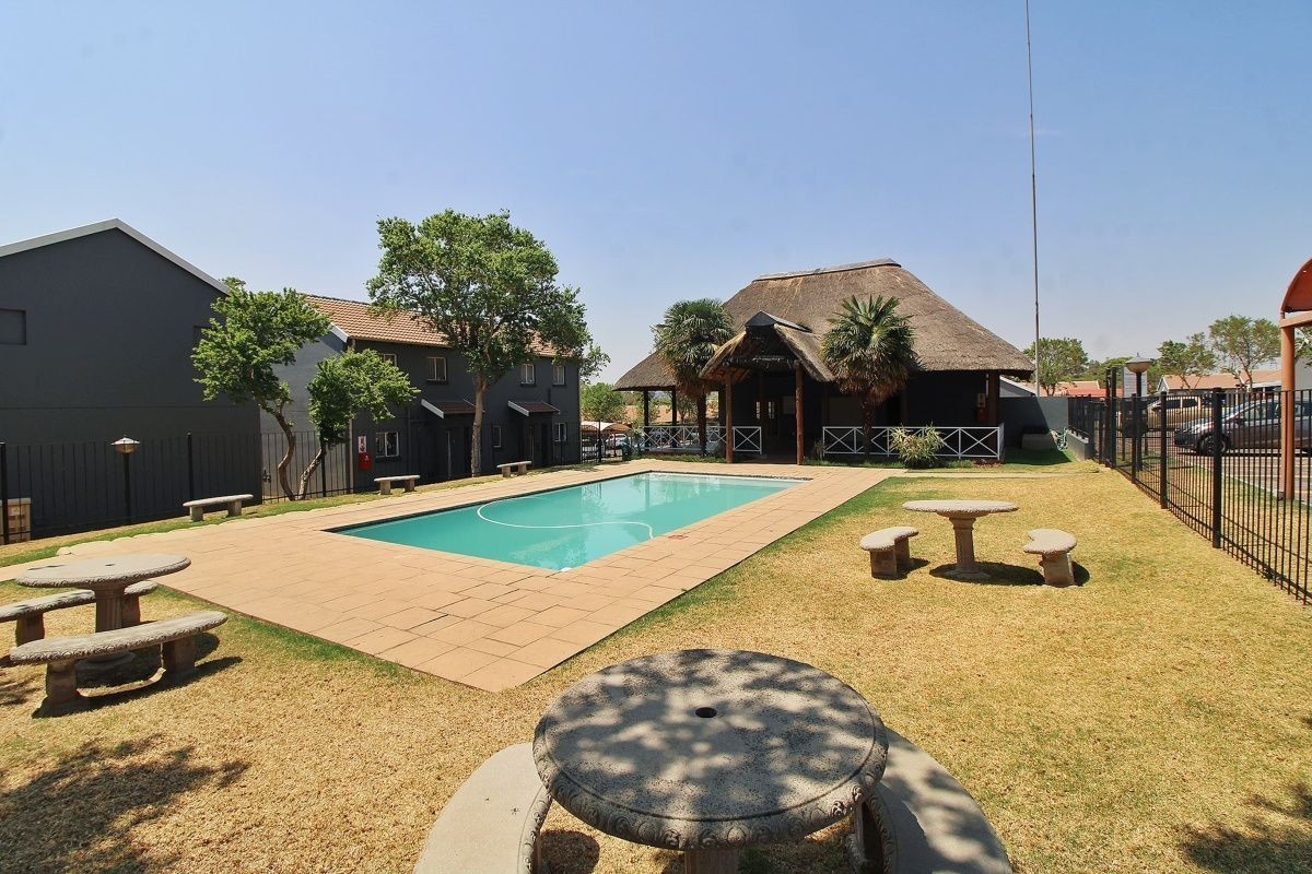 Secure,modern Duplex For Sale in Aloe Ridge 2- Lock up and Go