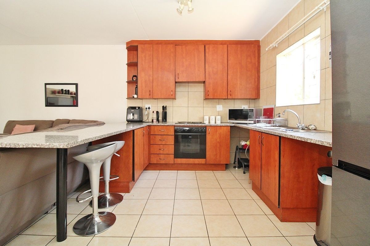 Secure,modern Duplex For Sale in Aloe Ridge 2- Lock up and Go