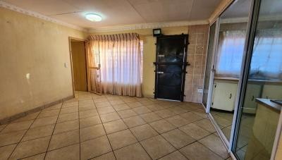 Three Bedroom Semi off-the-grid Family Home for Sale - Modimolle