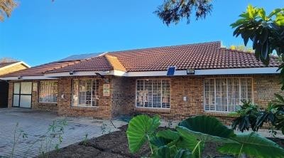 Three Bedroom Semi off-the-grid Family Home for Sale - Modimolle