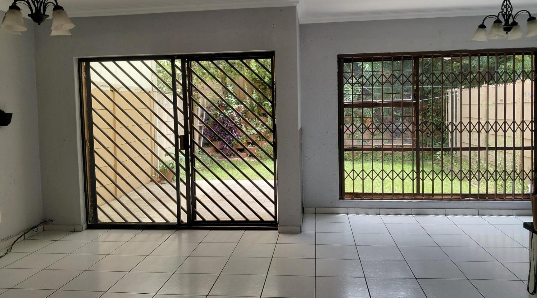 Townhouse For Sale in Kew, Johannesburg