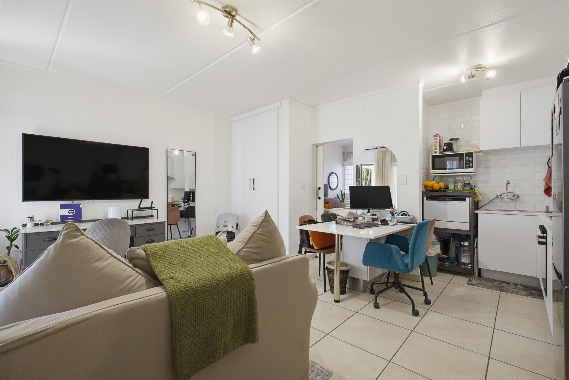 Tenant Ready Investment in Well-Maintained Complex
