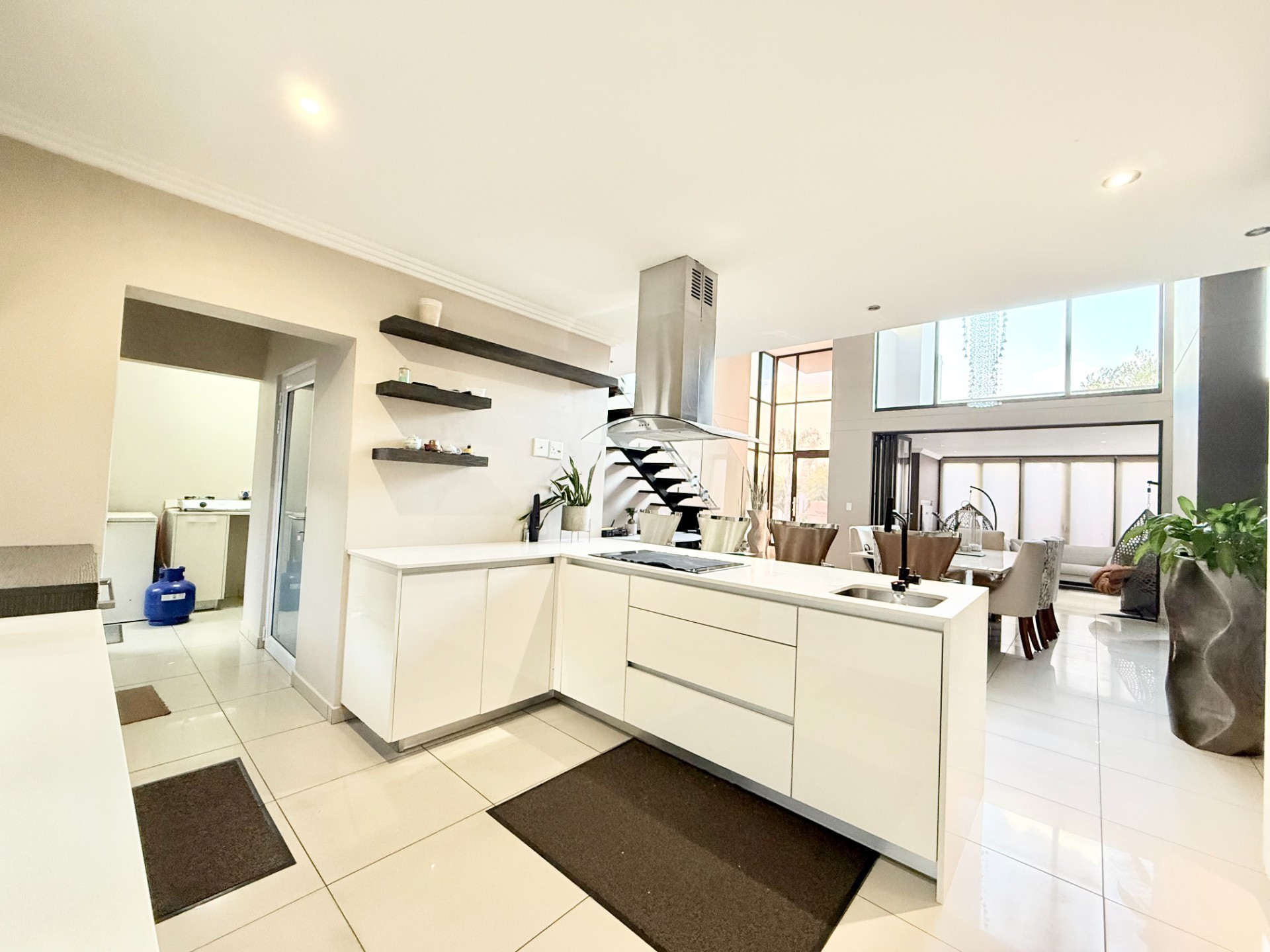 ULTRA MODERN FURNISHED HOME TO RENT IN FOURWAYS