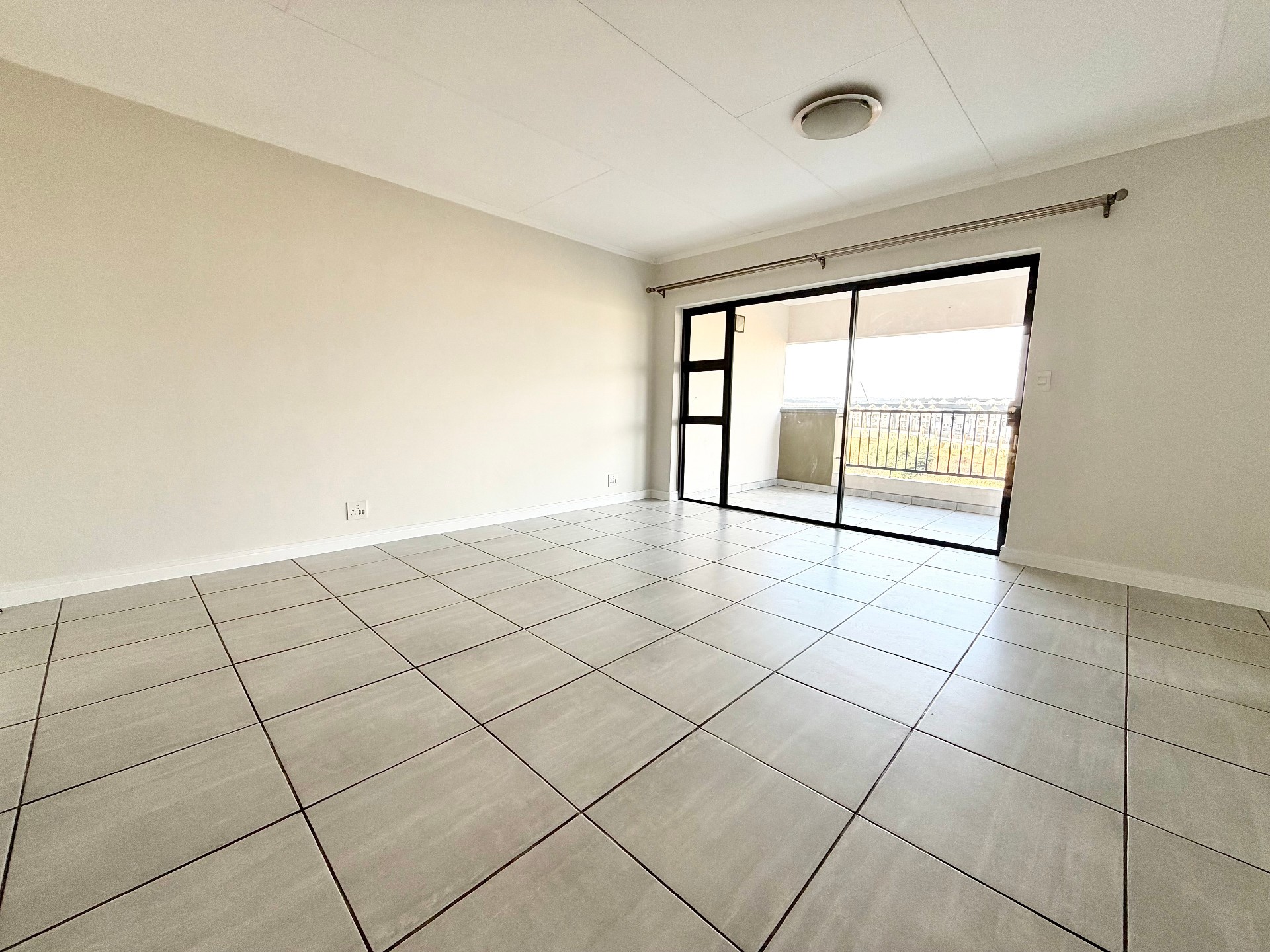 1 Bed - 1 Bath Apartment with Balcony For Sale in Waterfall, Midrand