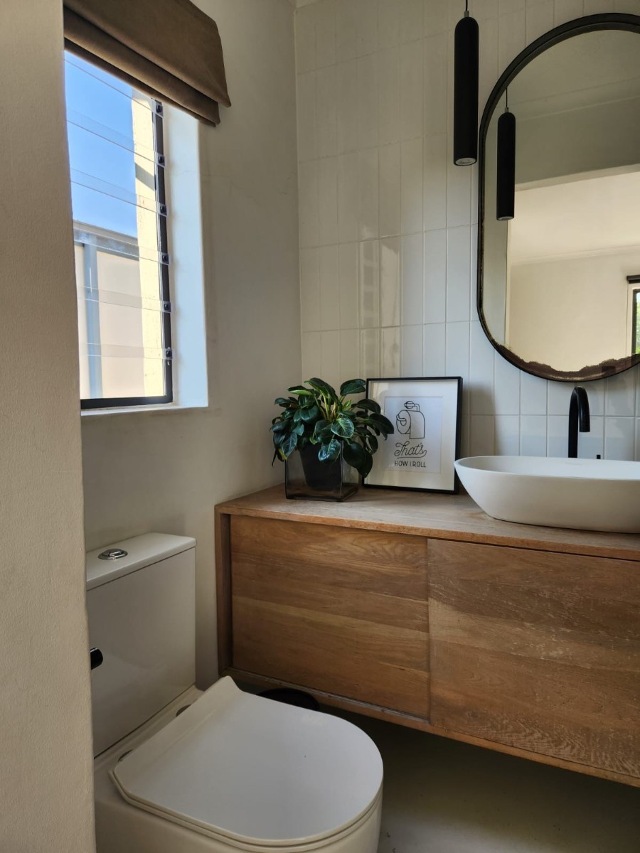 3 bedroom 3 bathroom Sectional Title unit Bryanston, Sandton