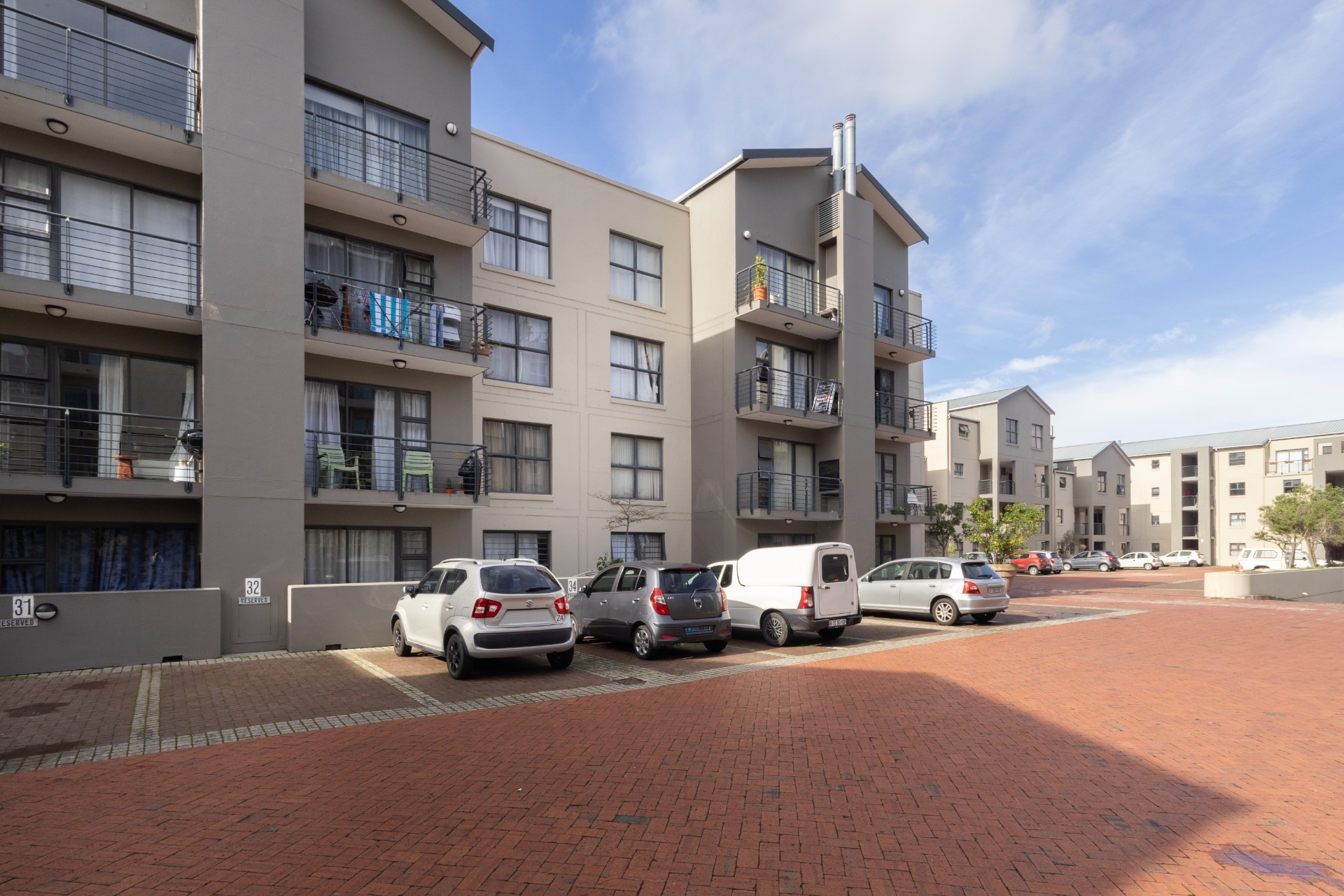Well Maintained 2 Bedroom Apartment in Tygerfalls
