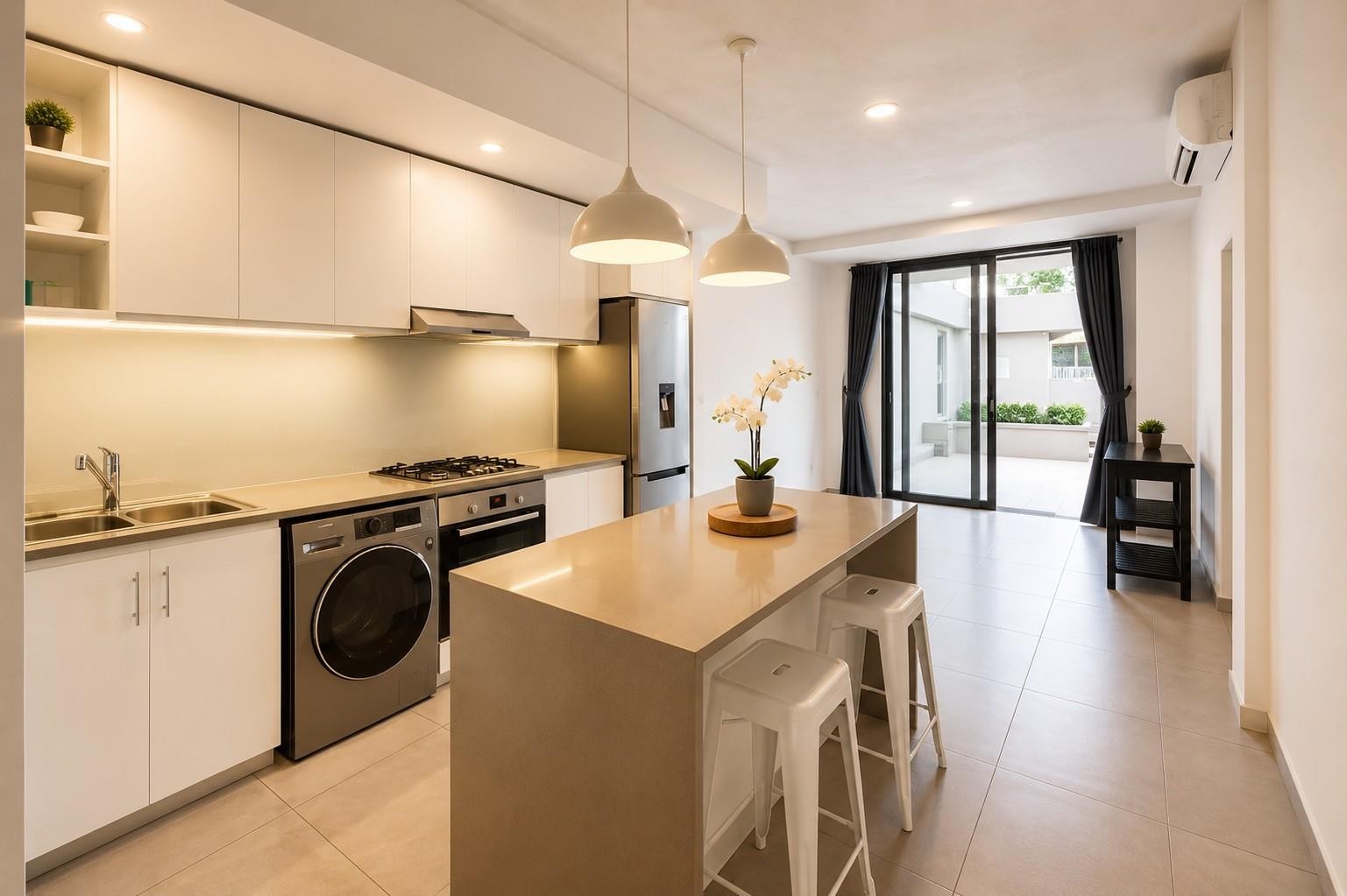 Available Immediately!!! Furnished 2 Beds, 2Baths Ground-Floor Apartment