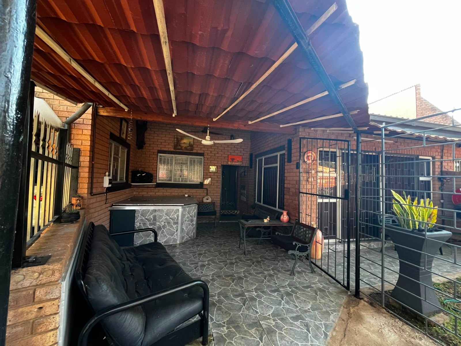 Townhouse for Sale Jacolene Complex