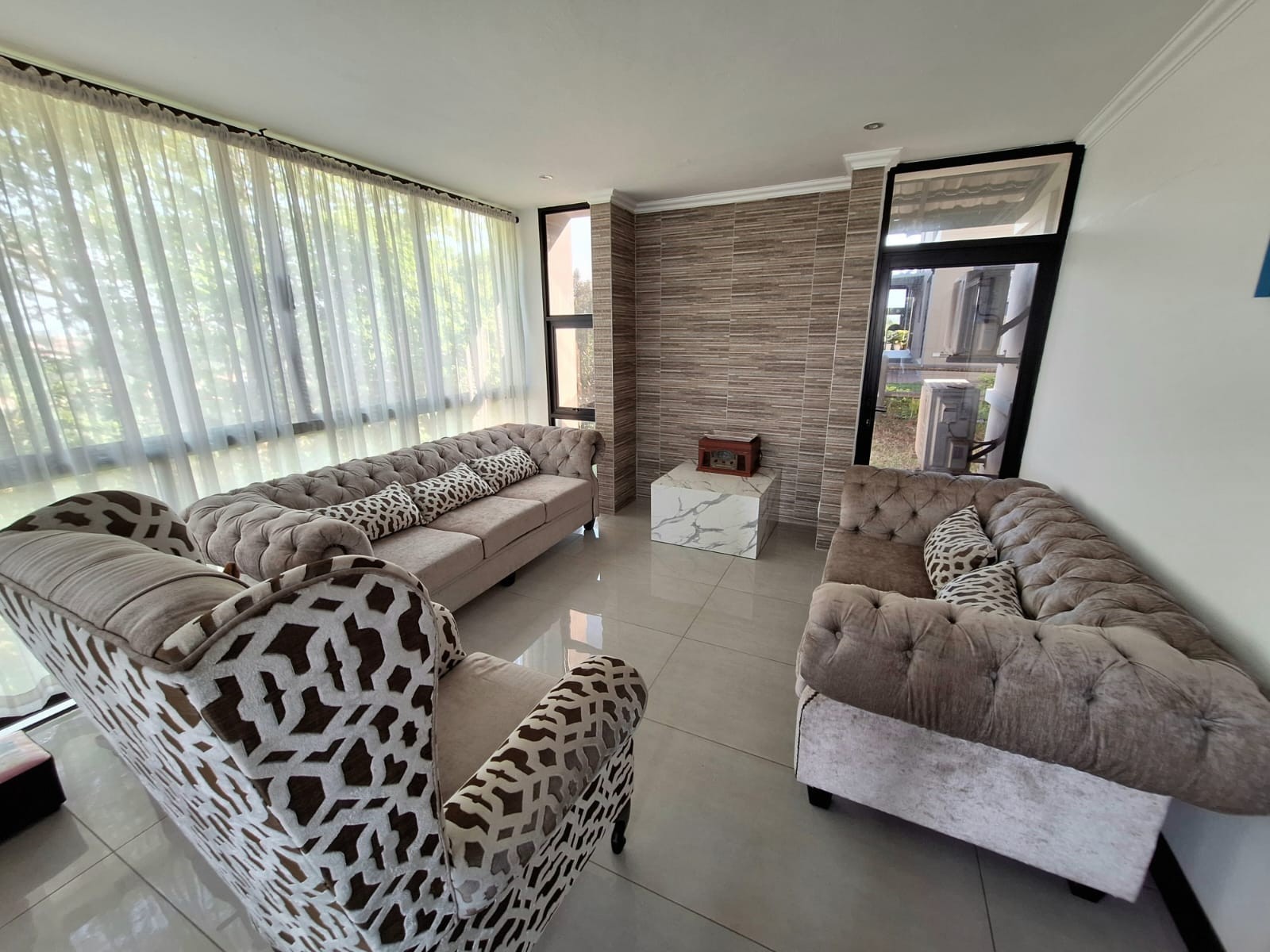Urgent 3 Bed 2.5 Bath for Sale in Seaward Estates, Ballito, KwaZulu Natal