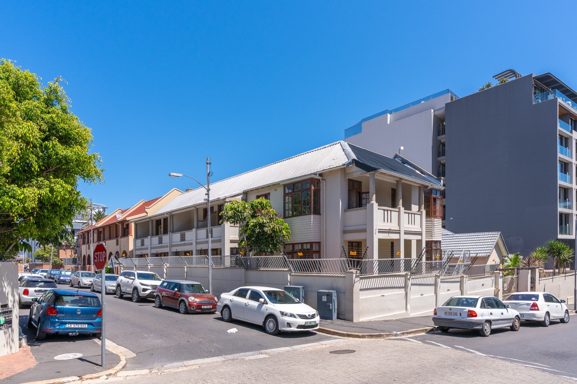 Renovated One Bedroom apartment in a prime location on the Sea Point and Bantry Bay border
