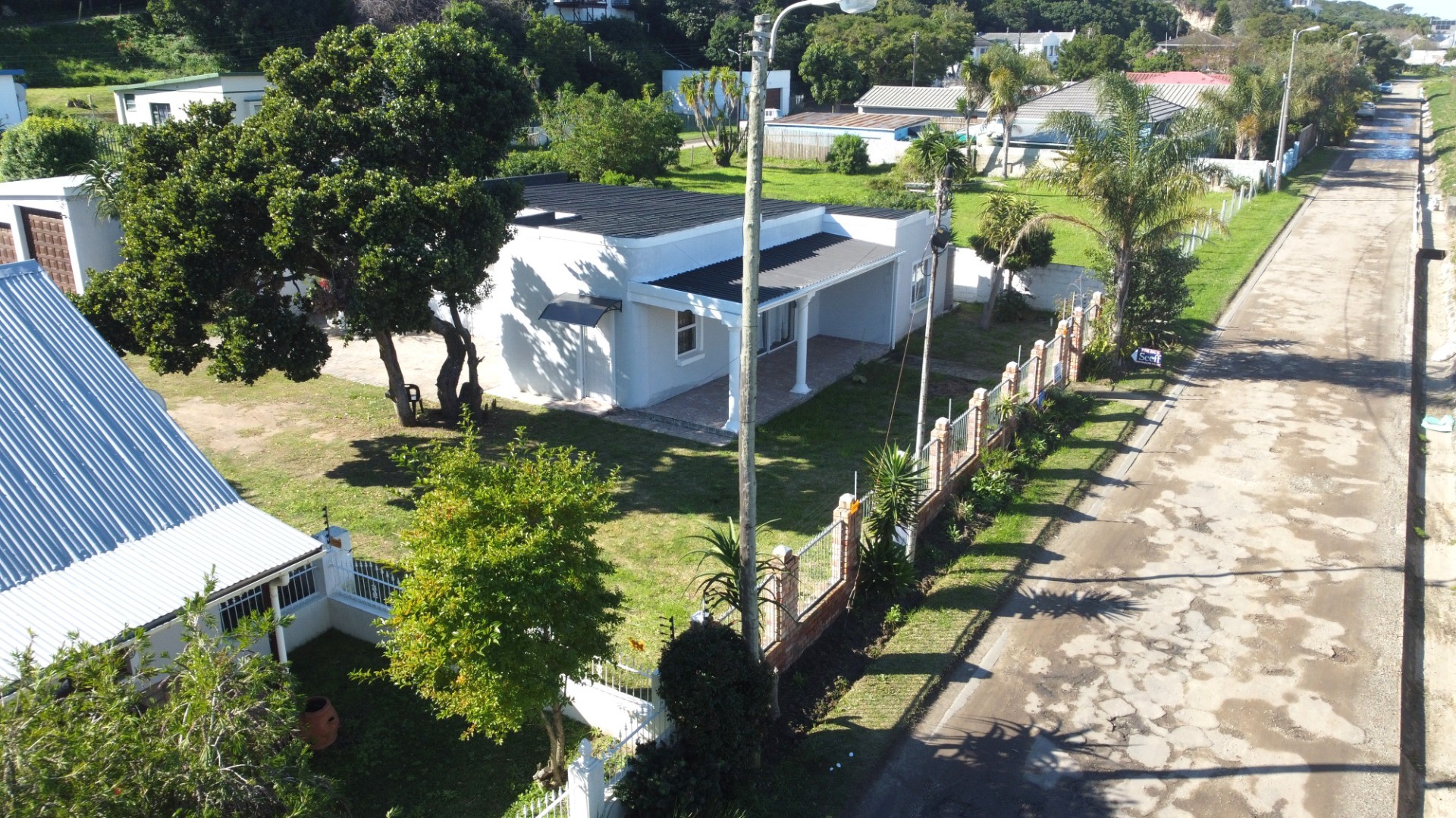 Contemporary Family Living with Self-Contained Flatlet