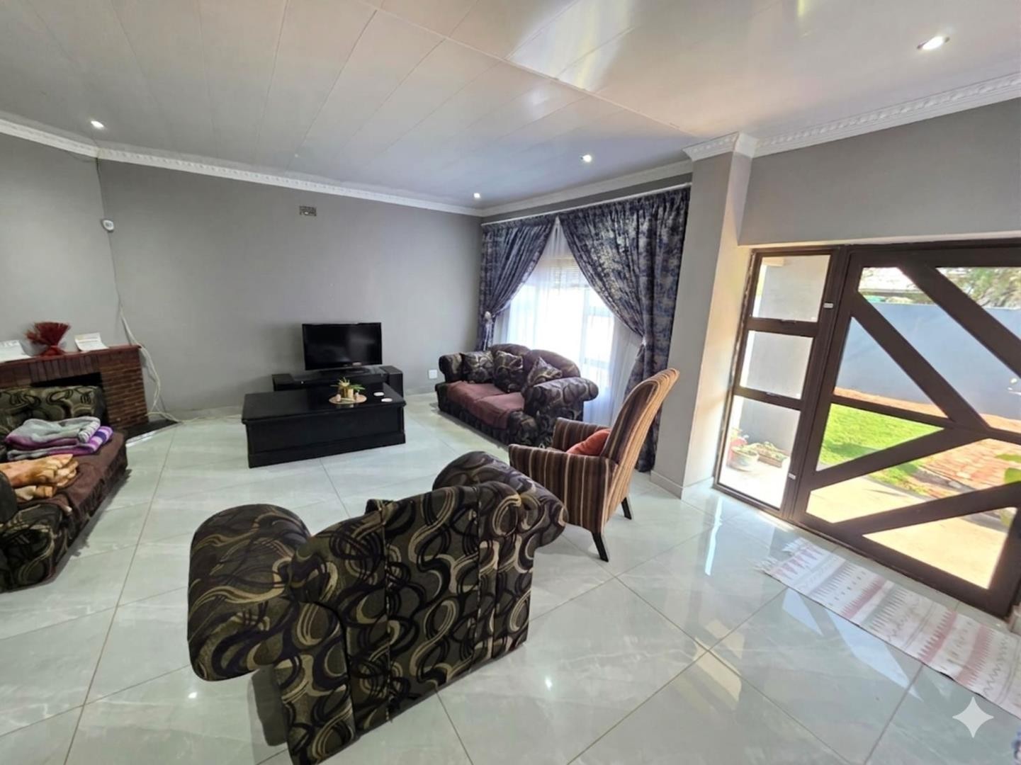 A Place to Plan Your Future: Warm, Welcoming, and Full of Potential in Beaconsfield, Kimberley