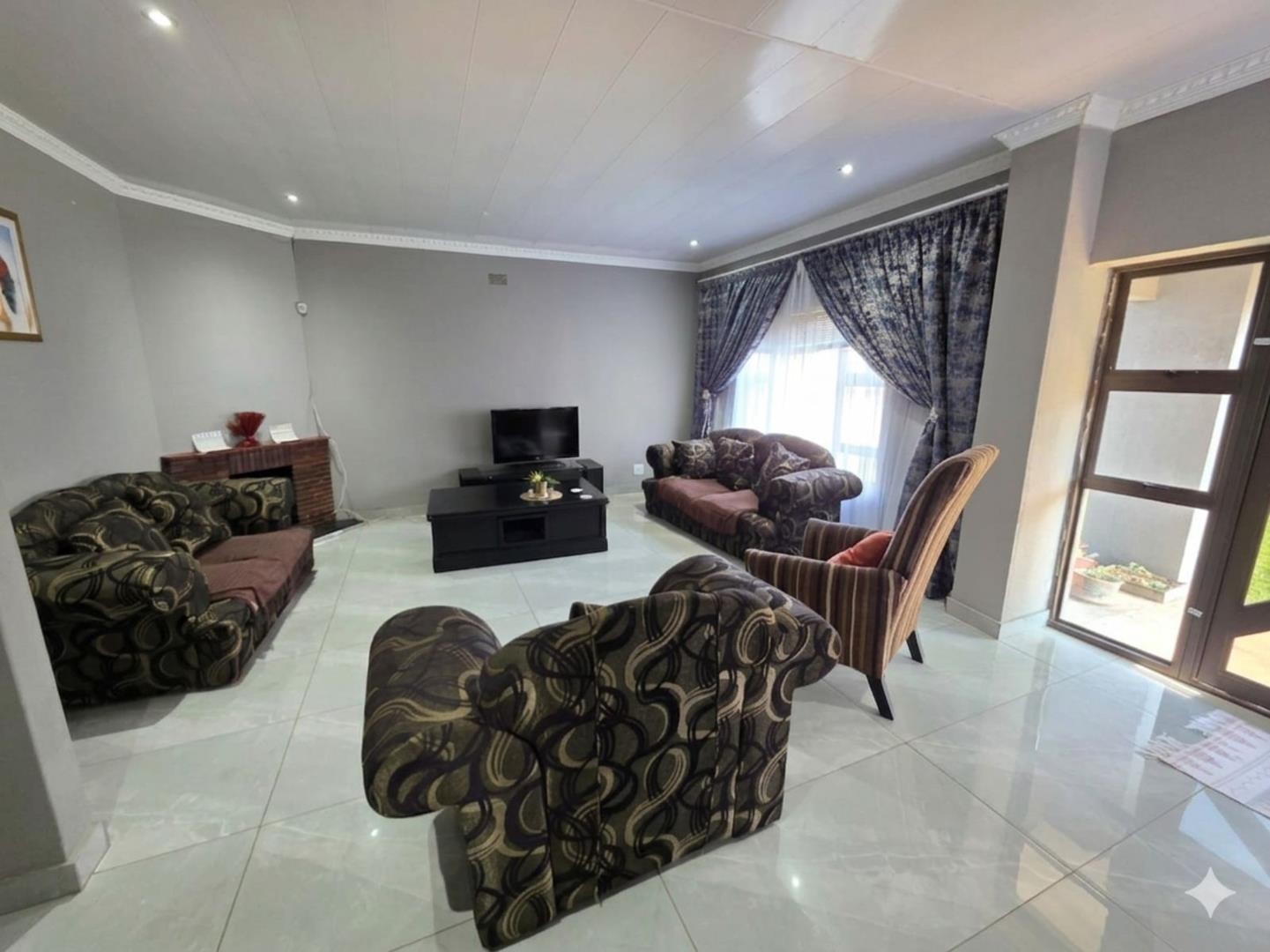 A Place to Plan Your Future: Warm, Welcoming, and Full of Potential in Beaconsfield, Kimberley