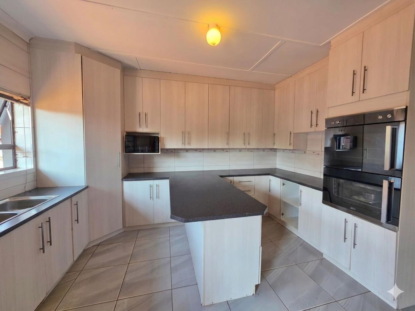 A Place to Plan Your Future: Warm, Welcoming, and Full of Potential in Beaconsfield, Kimberley