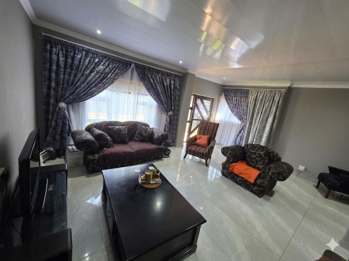 A Place to Plan Your Future: Warm, Welcoming, and Full of Potential in Beaconsfield, Kimberley