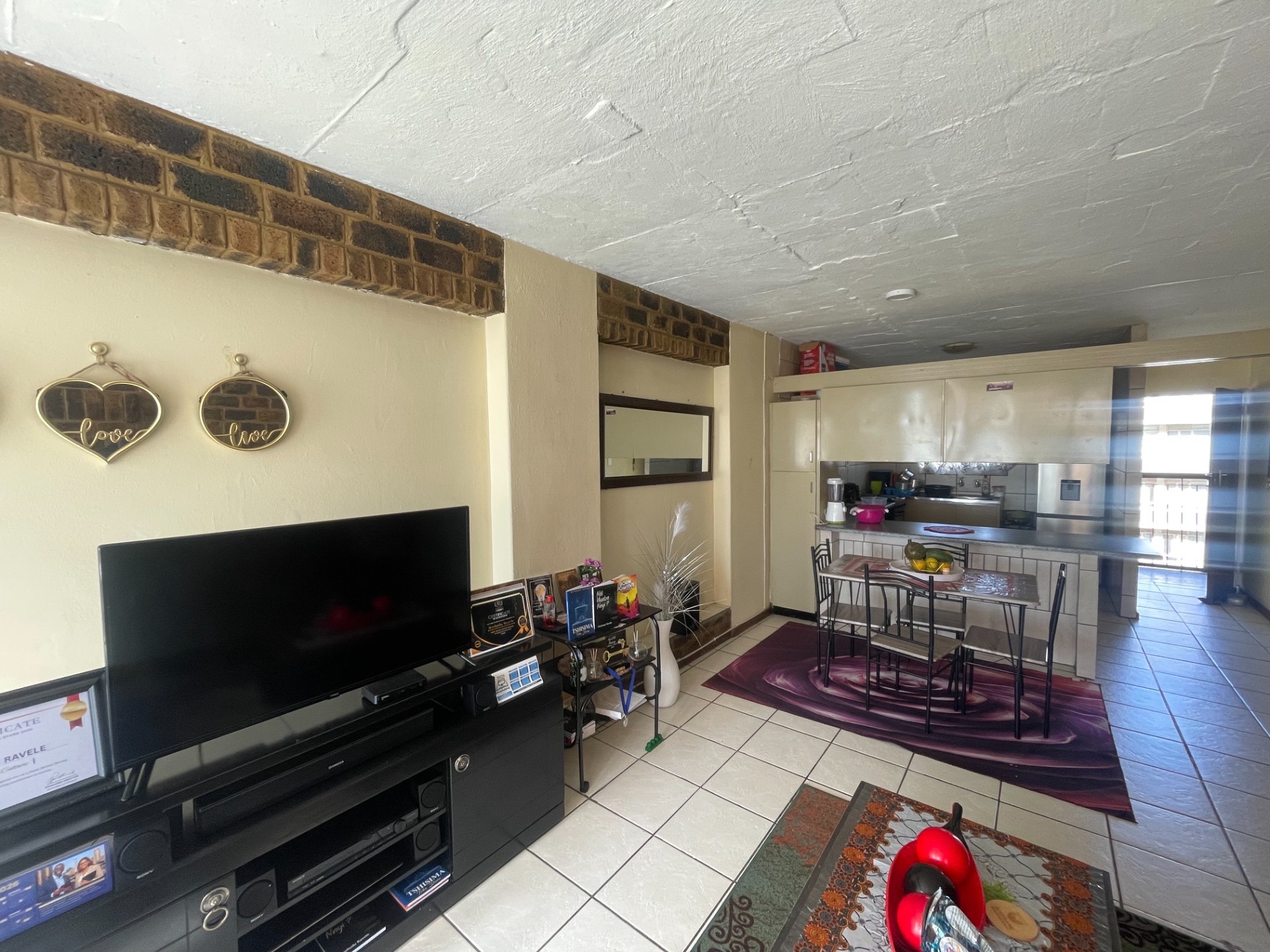 Two bedroom apartment for sale in Sunnyside.