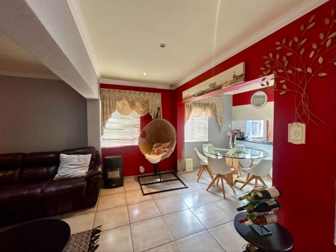 Townhouse For Sale in Sonneveld, Brakpan