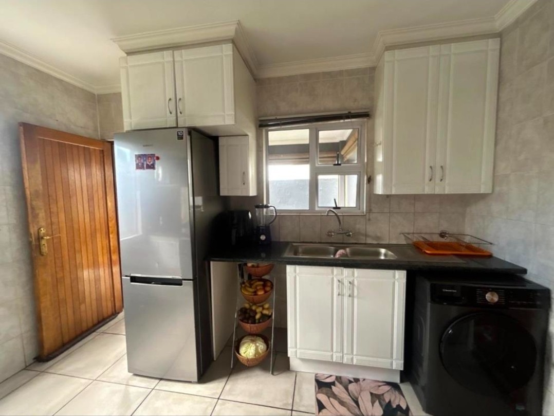Townhouse For Sale in Sonneveld, Brakpan