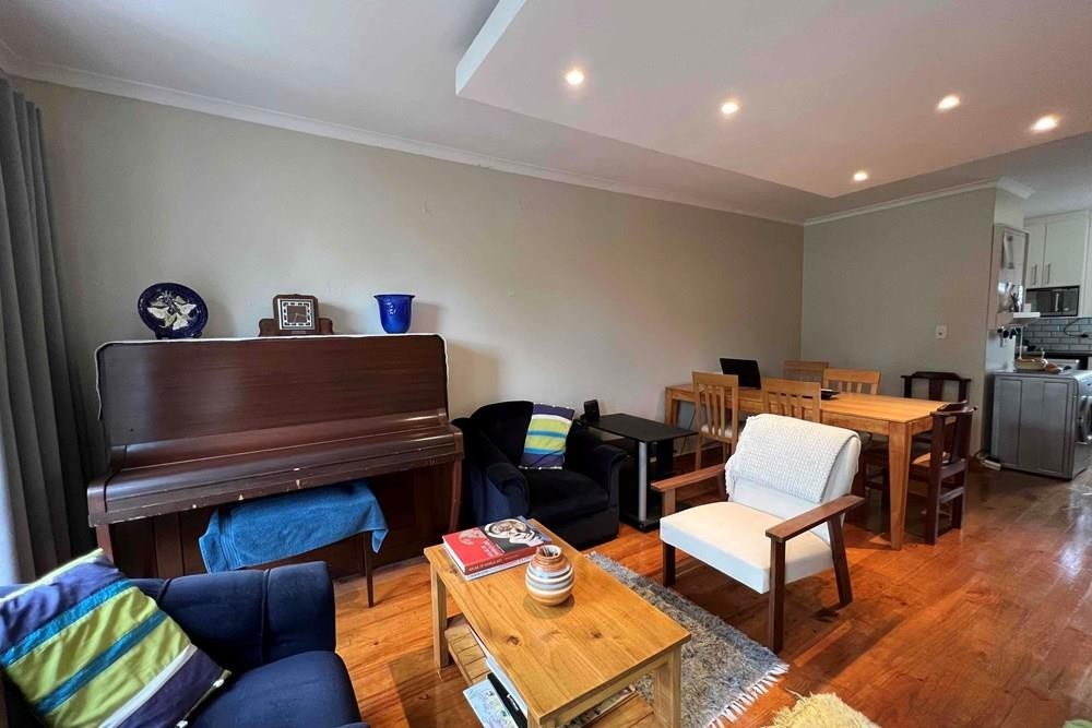 Ground Floor Apartment in Table View with Parking Bay