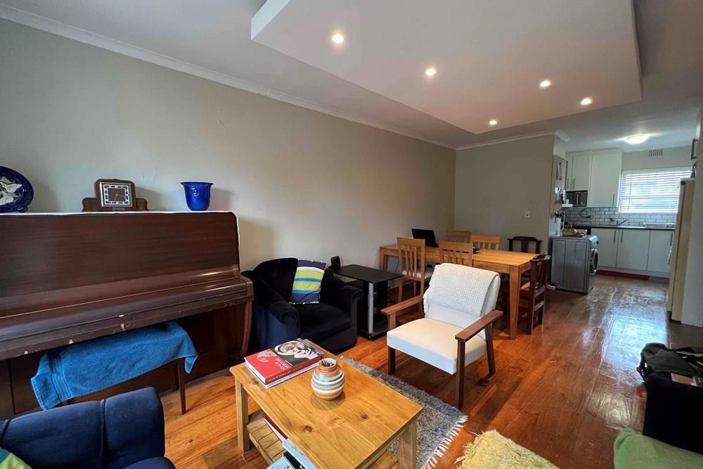 Ground Floor Apartment in Table View with Parking Bay