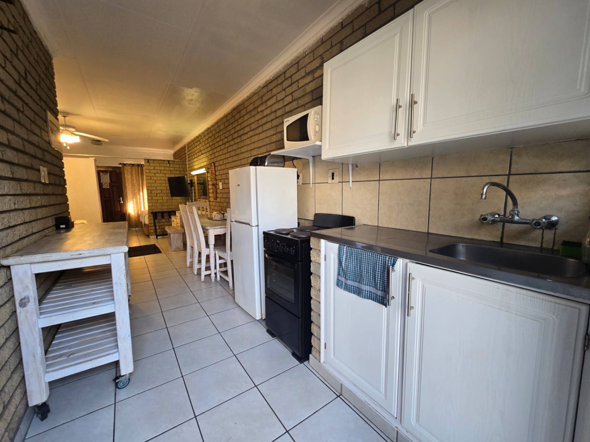 Fully furnished 2-bedroom apartment in the hippo capital of the world.