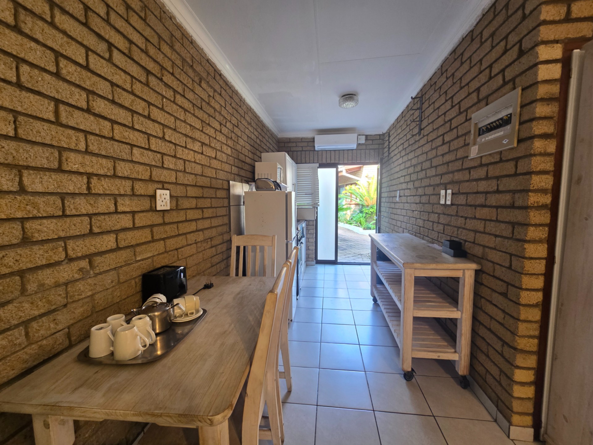 Fully furnished 2-bedroom apartment in the hippo capital of the world.