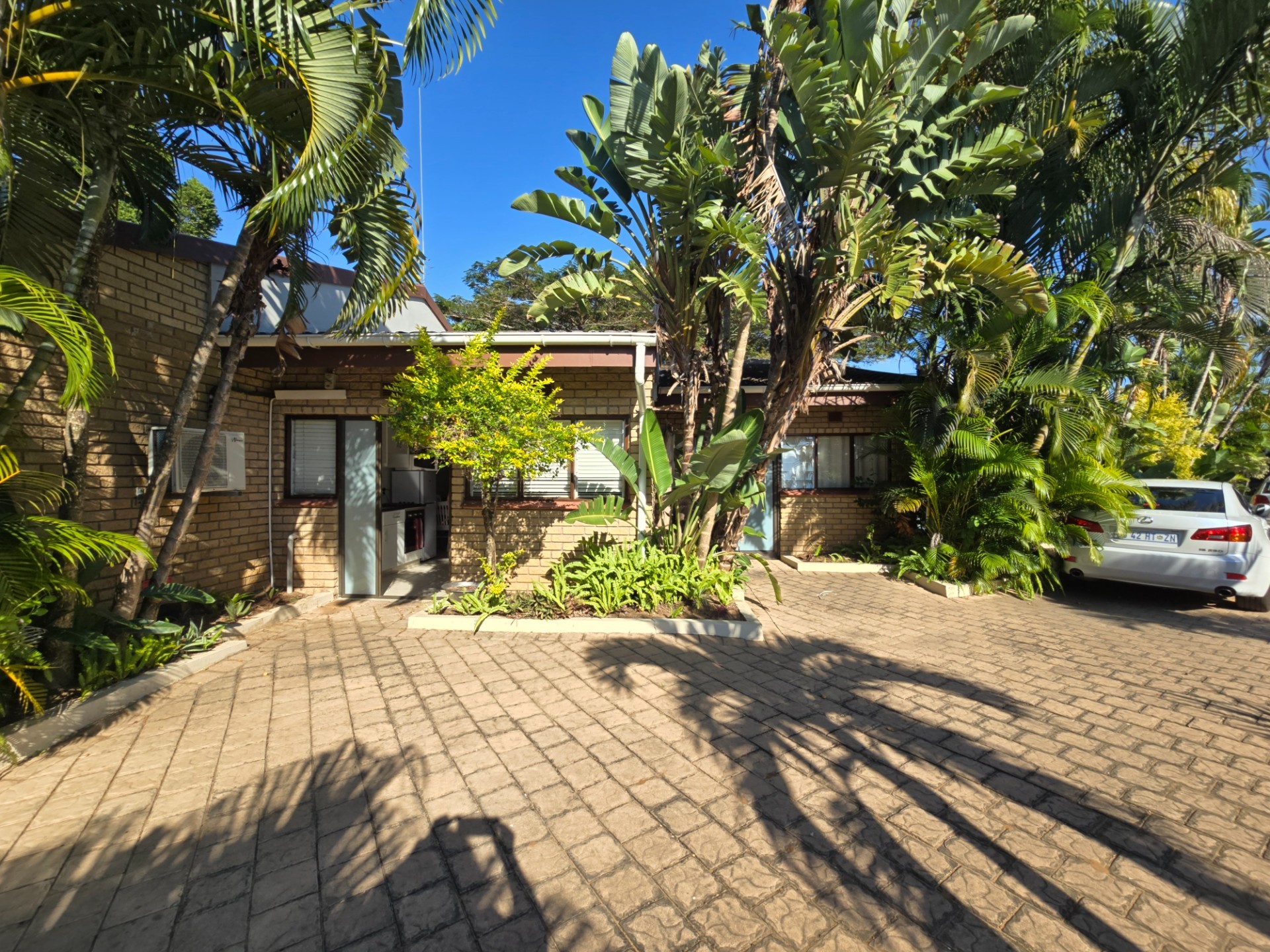 Fully furnished 2-bedroom apartment in the hippo capital of the world.