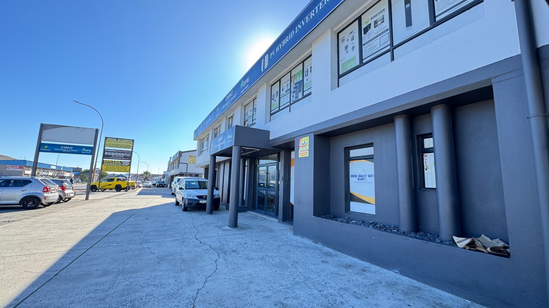 424m² Industrial Property with Retail space To Let on Montague Gardens, Cape Town