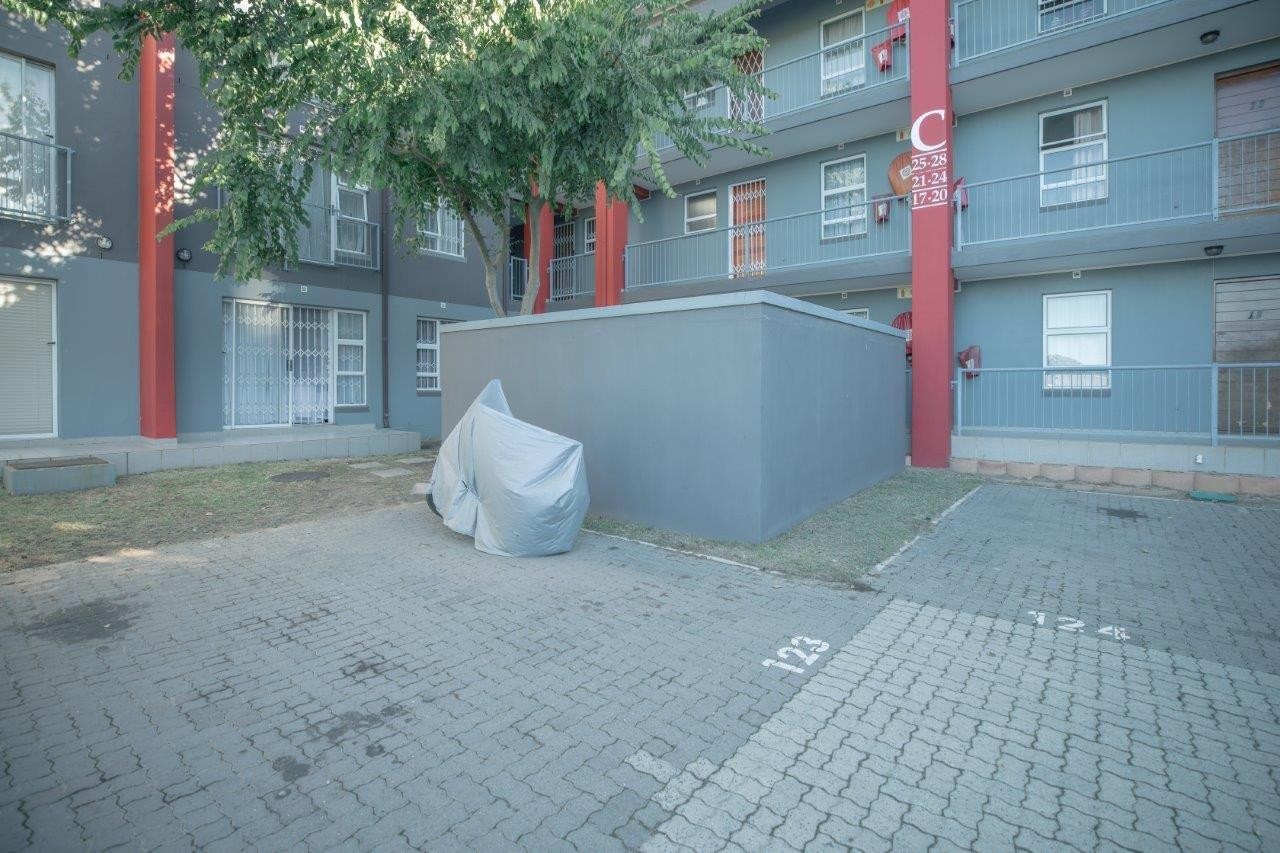 Apartment For Sale in Buh Rein Estate, Kraaifontein