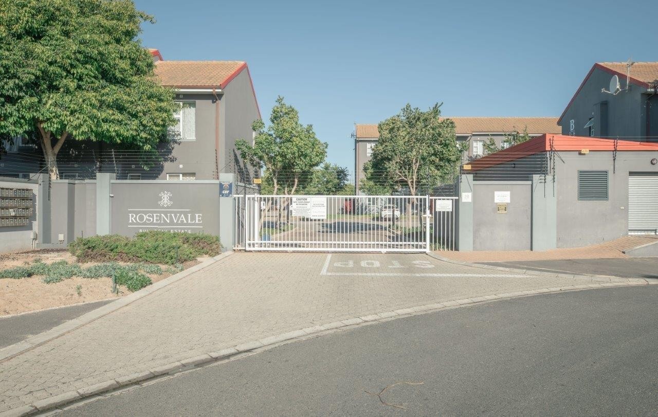 Apartment For Sale in Buh Rein Estate, Kraaifontein