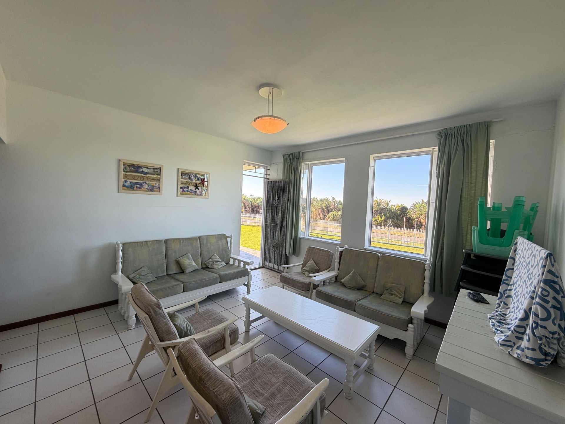 Coastal Living at Its Best Two Bedroom Apartment in Uvongo