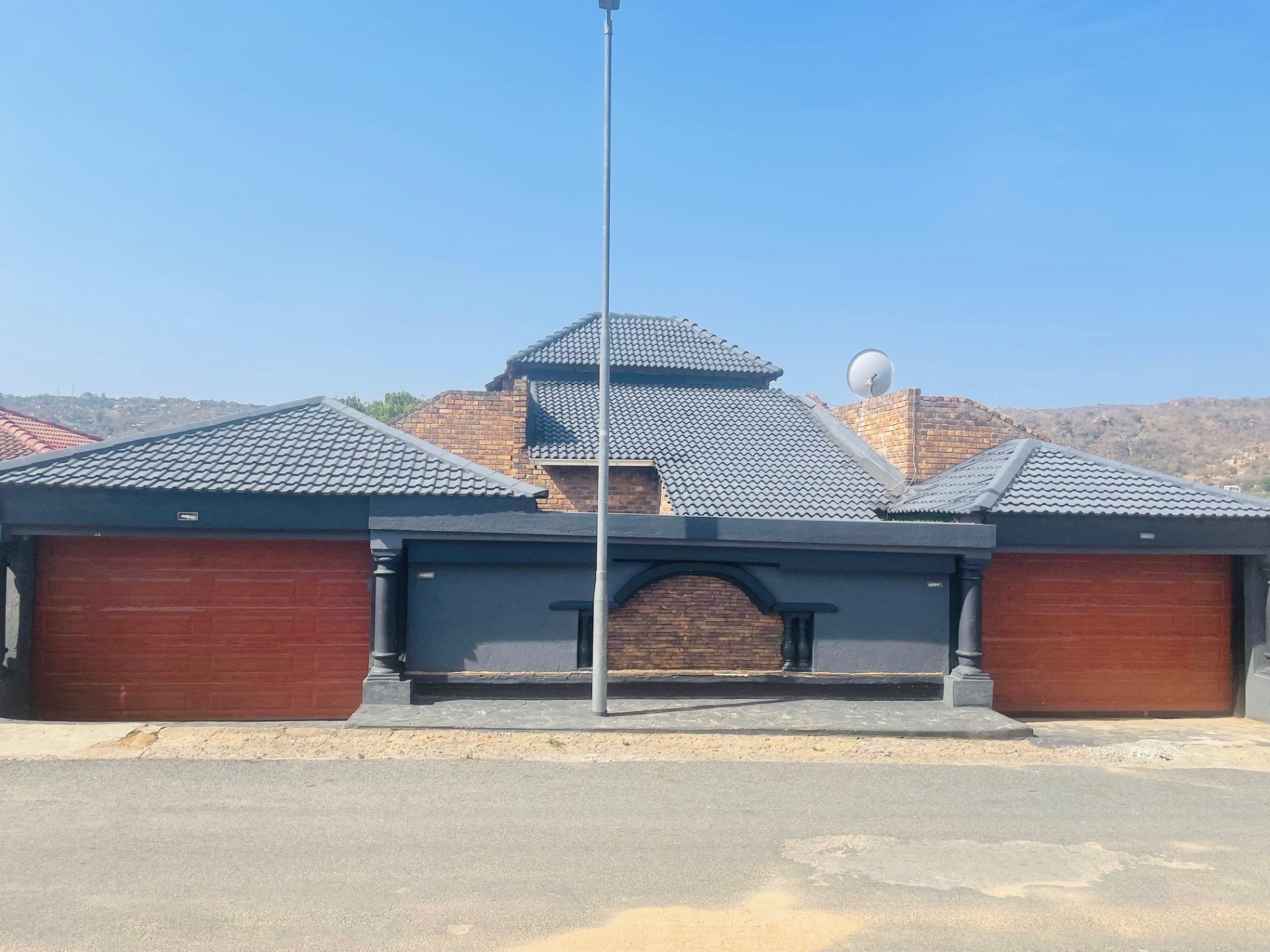 House For Sale in Kanyamazane, Nsikazi