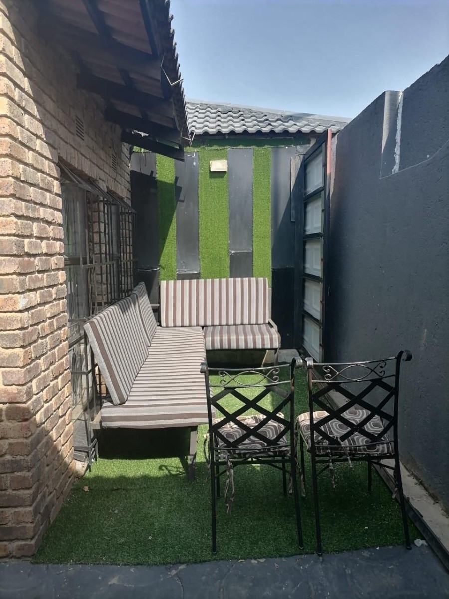 House For Sale in Kanyamazane, Nsikazi