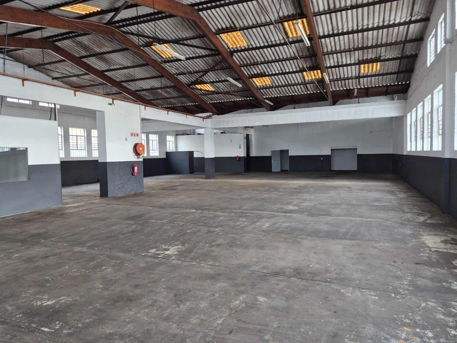 Warehouse To Rent in Sidwell, Port Elizabeth