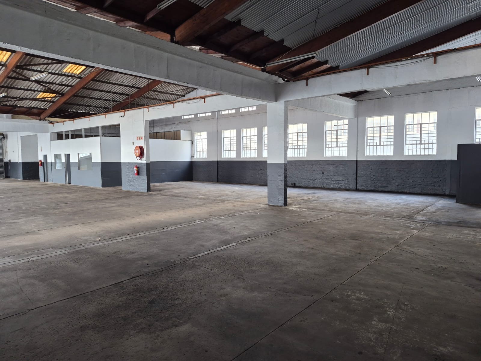 Warehouse To Rent in Sidwell, Port Elizabeth
