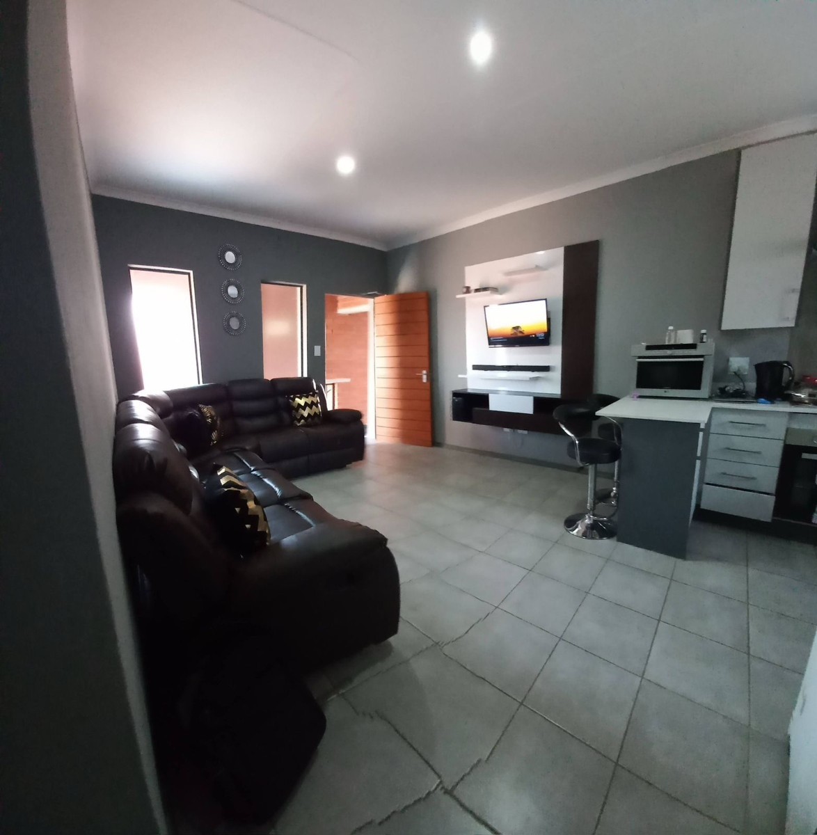 Apartment Rent, Witportjie Rooderpoort