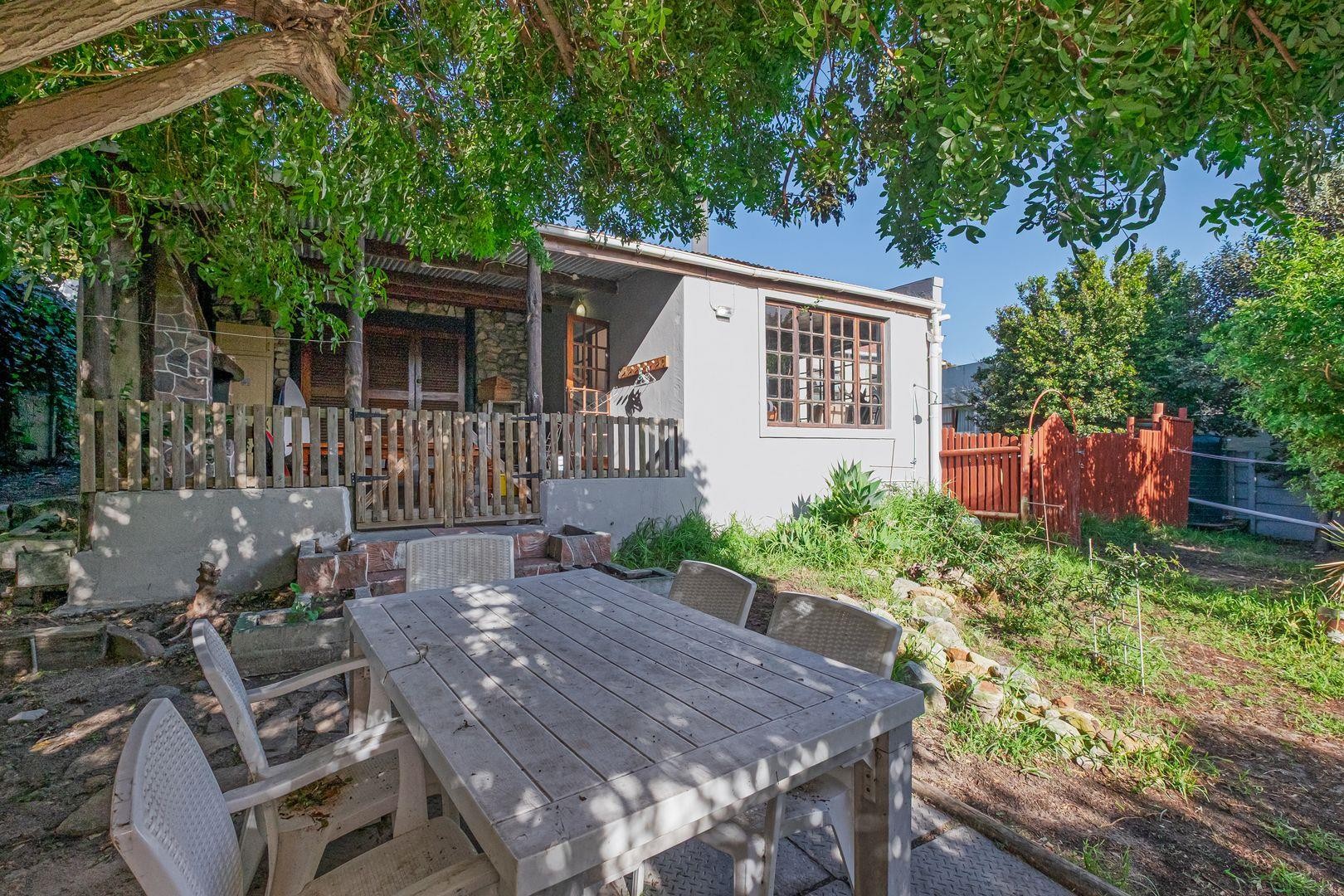 House For Sale in Simons Town