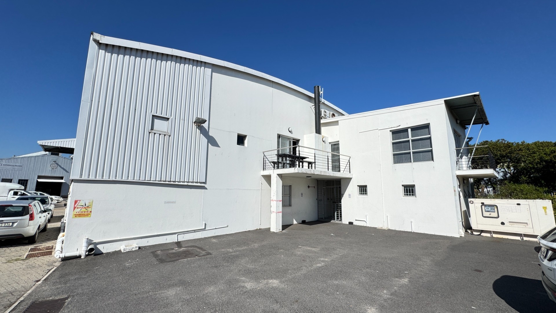 Neat and Secure 1 108m² Warehouse To Let in Montague Gardens, Cape Town | 100 Amp Power