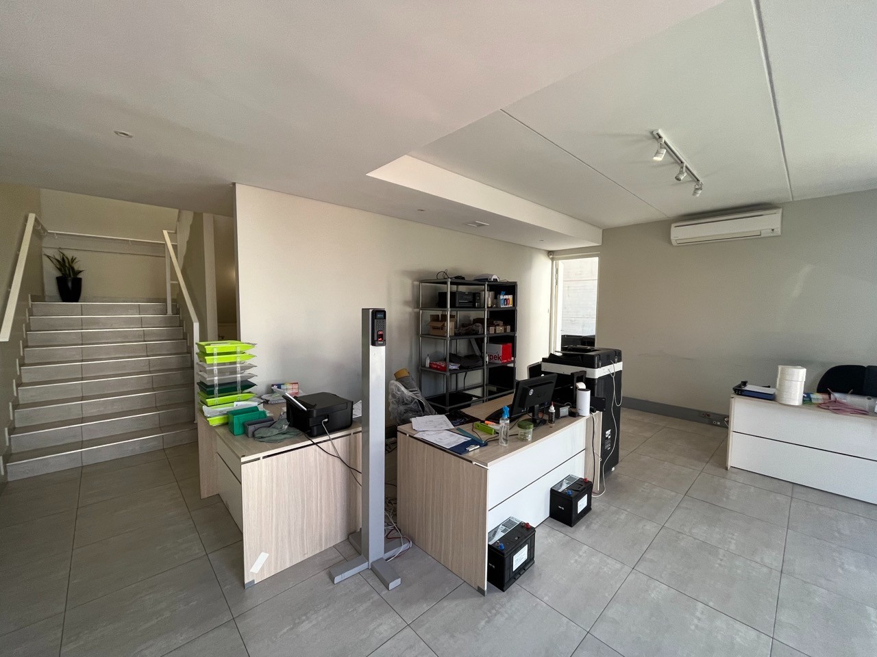 515m² Warehouse To LET in The Reserve Business Park 1