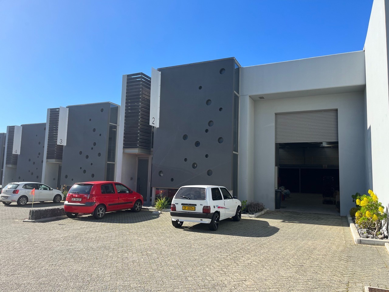 515m² Warehouse To LET in The Reserve Business Park 1