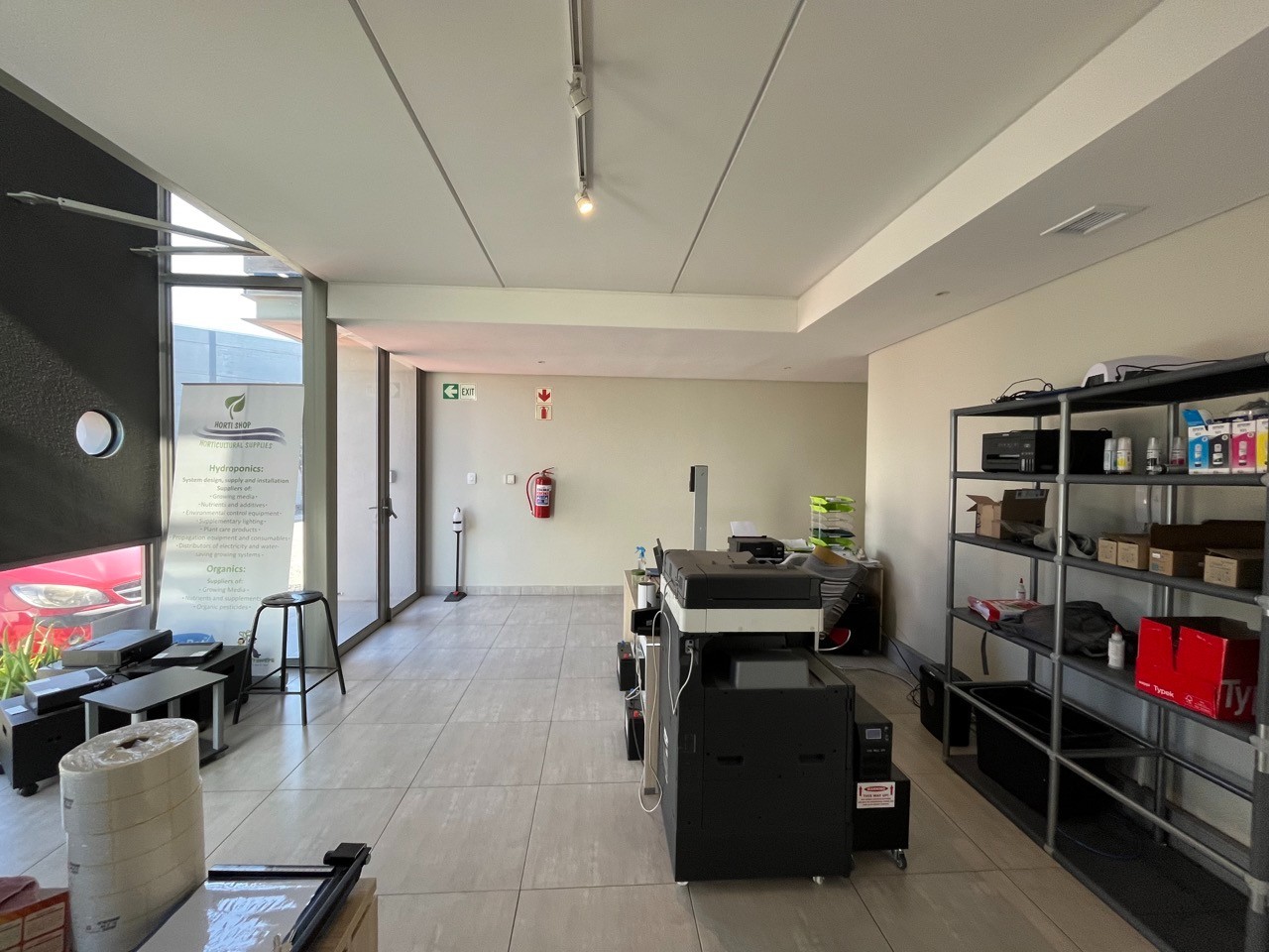 515m² Warehouse To LET in The Reserve Business Park 1